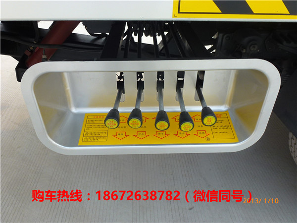 东风多利卡04.jpg