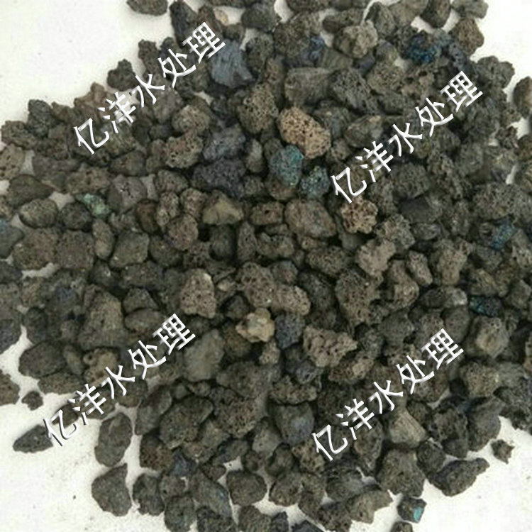 8-12mm污水处理站用火山岩生物挂膜滤料价格|火山岩厂家